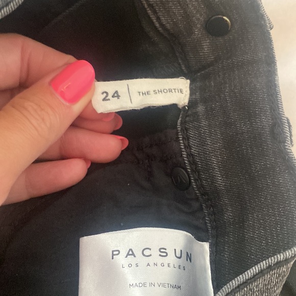 PacSun - size 24 - Black “The shortie “ shorts - Picture 3 of 3